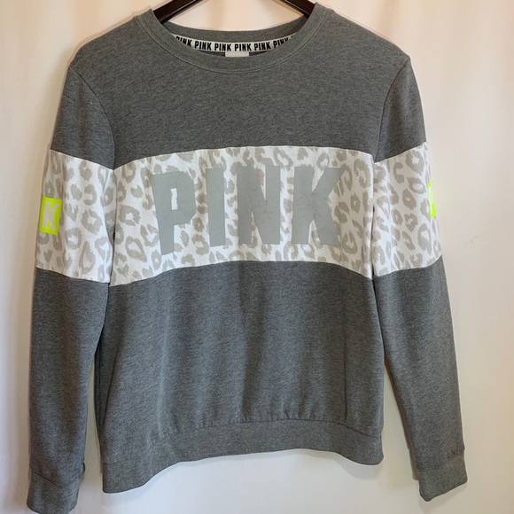 Victoria's Secret PINK Sweatshirt w/Cheetah Print - Picture 1 of 8